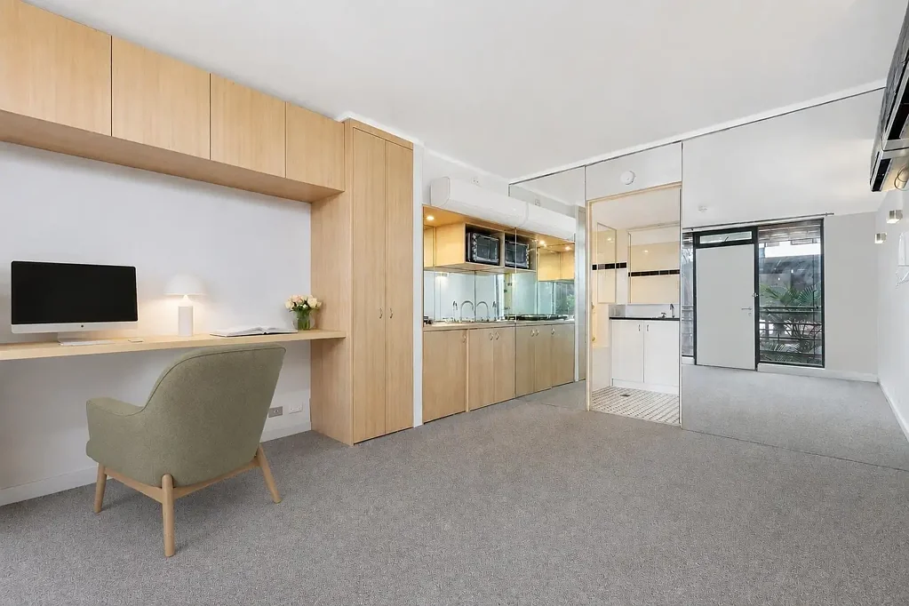 Elizabeth Bay North Facing Strata Studio in Prime Location