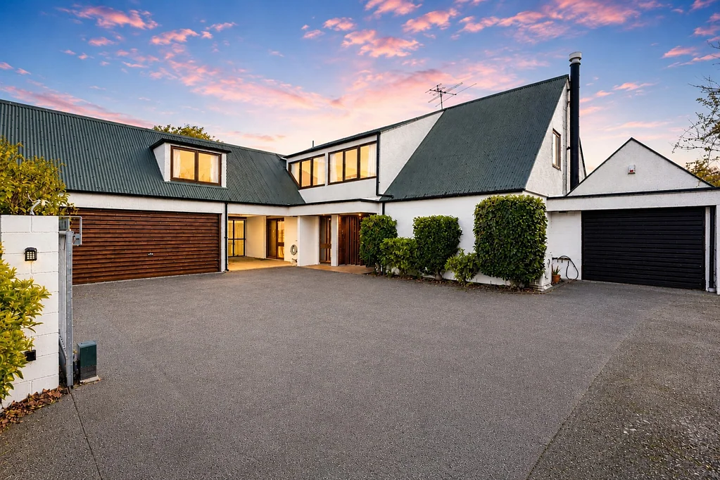 Saint Albans 4chambre Doer Uppers or Developers - Buy One | Buy Both