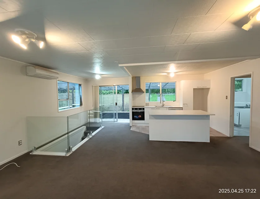 26 Zingaro Place, Massey, Waitakere City, 4房, 1浴, 整租独立别墅