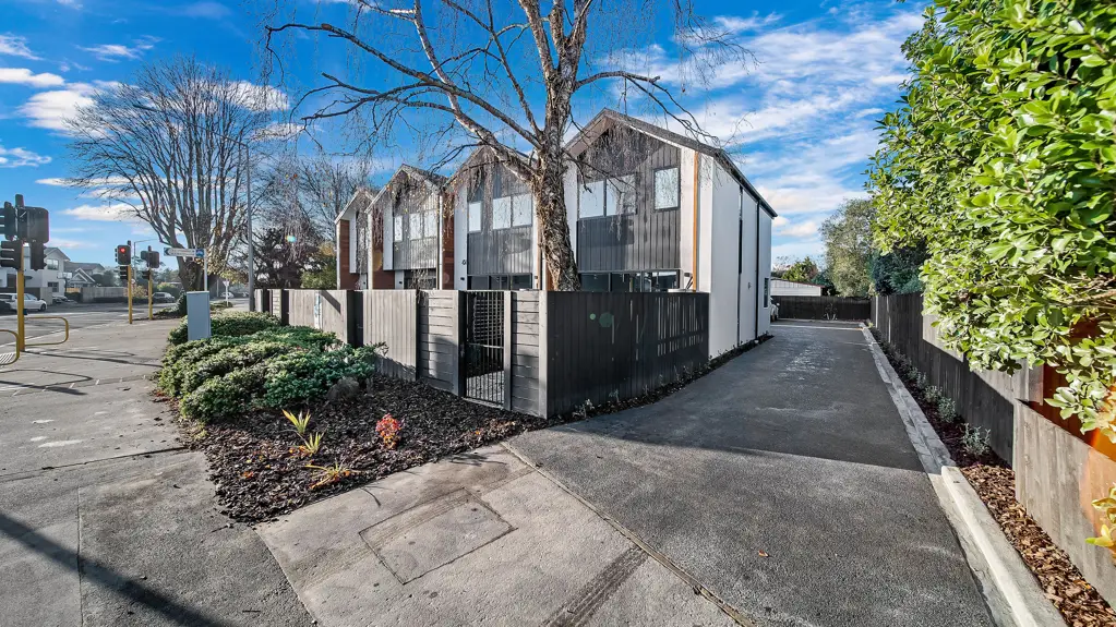 Saint Albans 2 Bedroom Urban Elegance