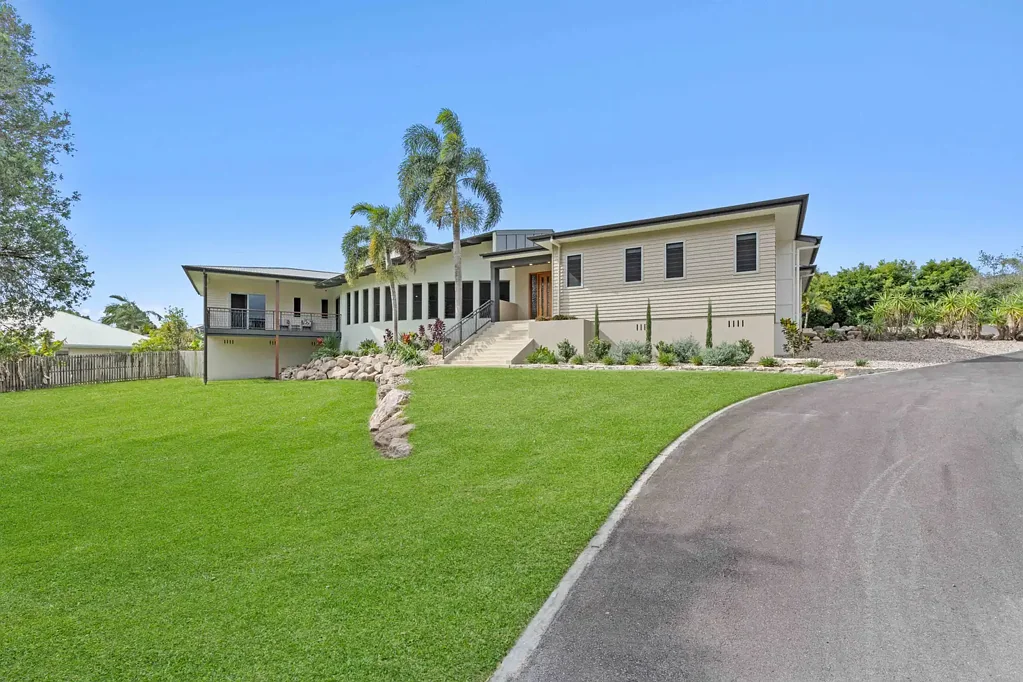 Urraween 5房  Prestigious, Expansive Living with Panoramic View