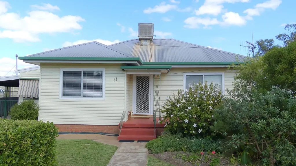 11 Chester St, Warren, NSW 2824