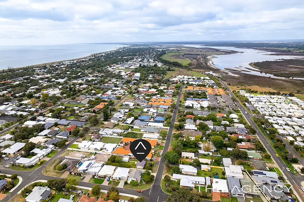 Busselton 2 Bedroom OPPORTUNITY KNOCKS IN TOWN CENTRE
