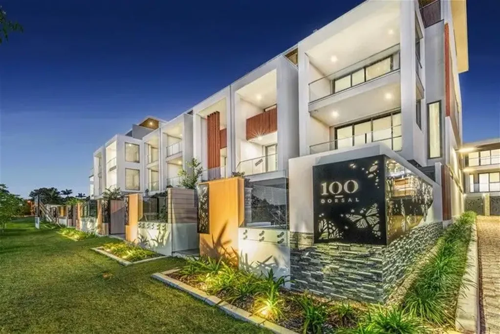 Birkdale 4chambre The Pinnacle of Bayside Luxury Townhome Living With Private Lift To All Floors