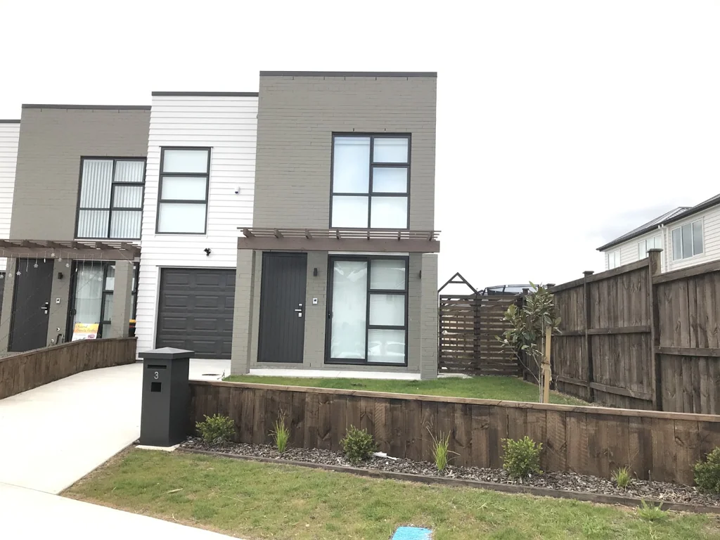 TAKANINI, 4 BEDROOMS
