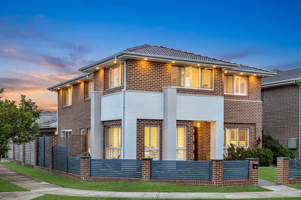 Jordan Springs 4બેડરૂમ Modern Family Home