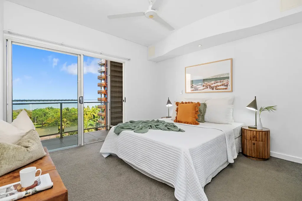 Darwin City 2ਬੈੱਡਰੂਮ Perfectly positioned city pad with sweeping harbour views