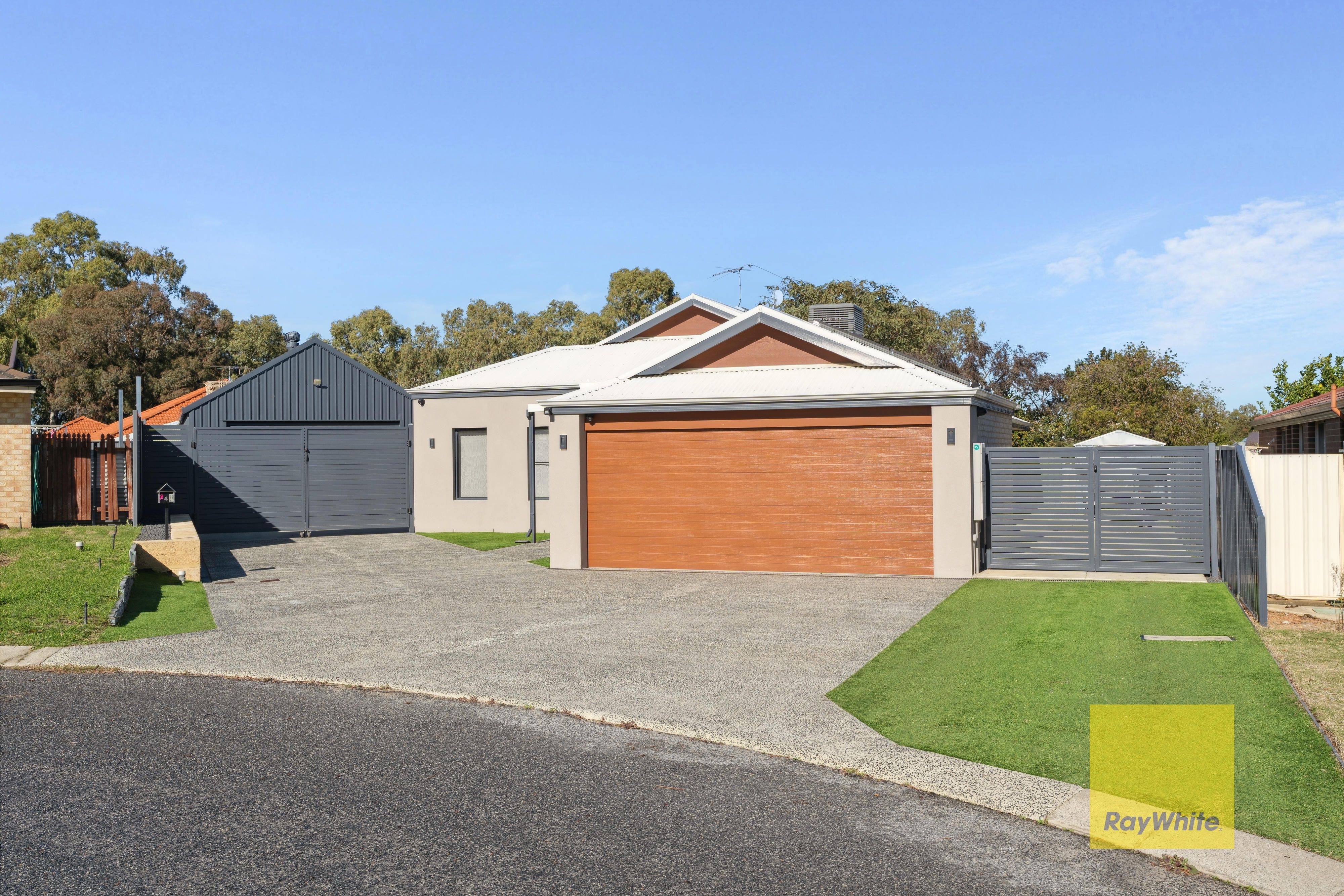 4 SHENE CT, CARRAMAR WA 6031, 0 chambres, 0 salles de bain, House