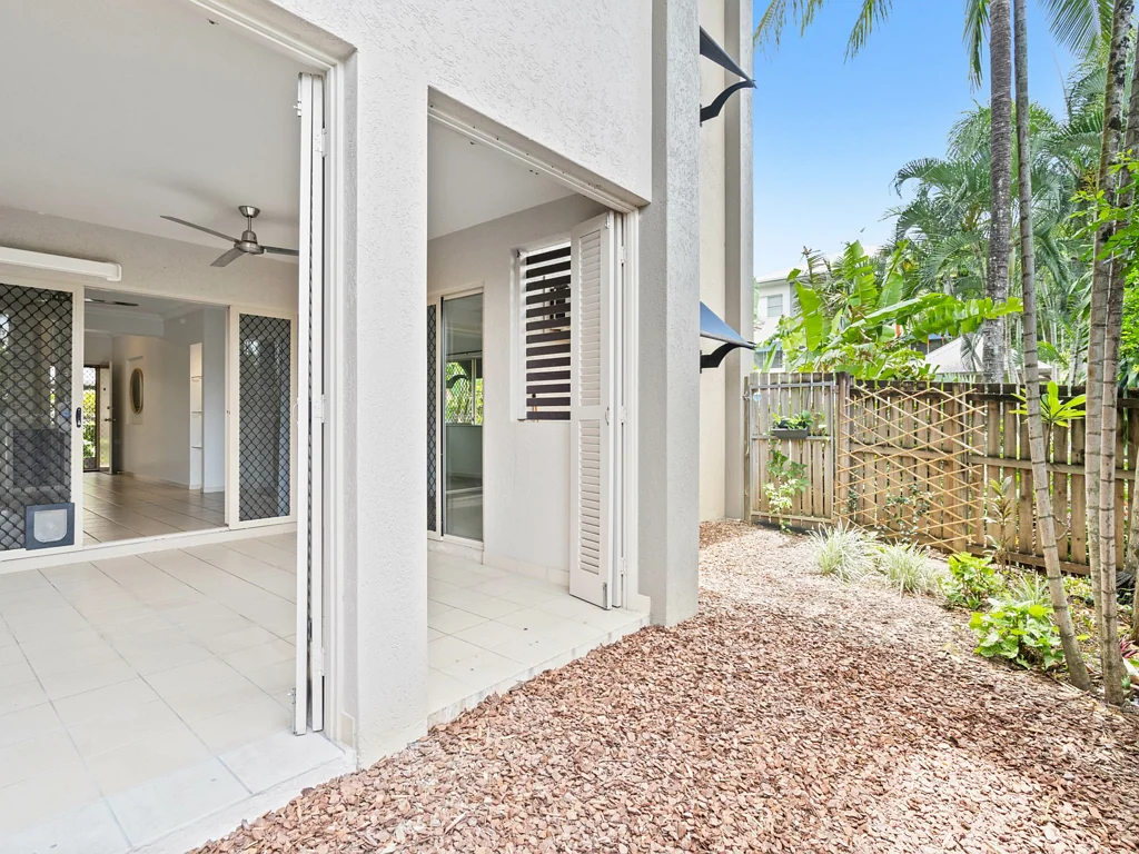 102/2-8 Centenary Close, Manoora, QLD 4870