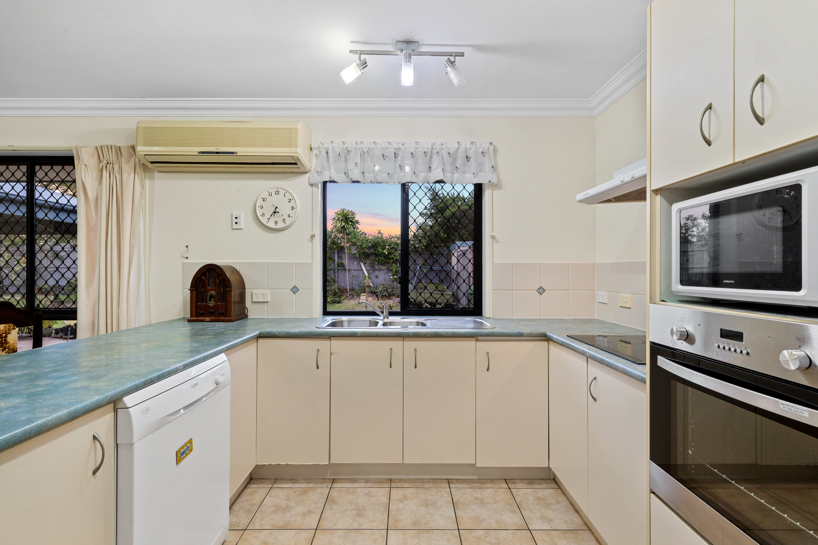 46 LAMBERTH RD EAST, HERITAGE PARK QLD 4118, 0房, 0浴, House