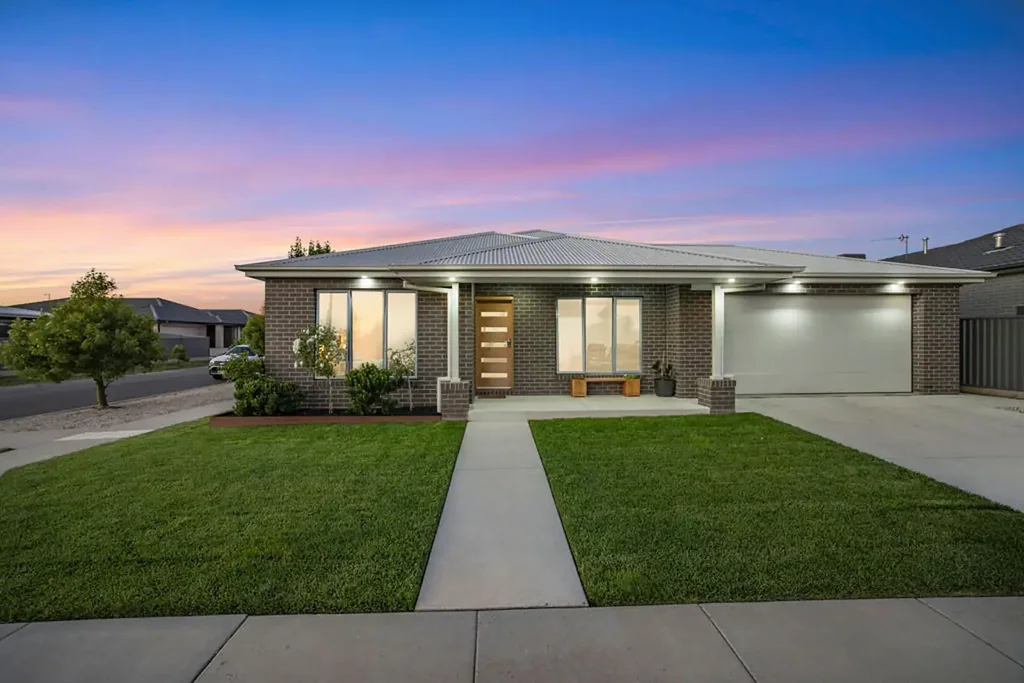9 Carlow Drive, Alfredton, VIC 3350