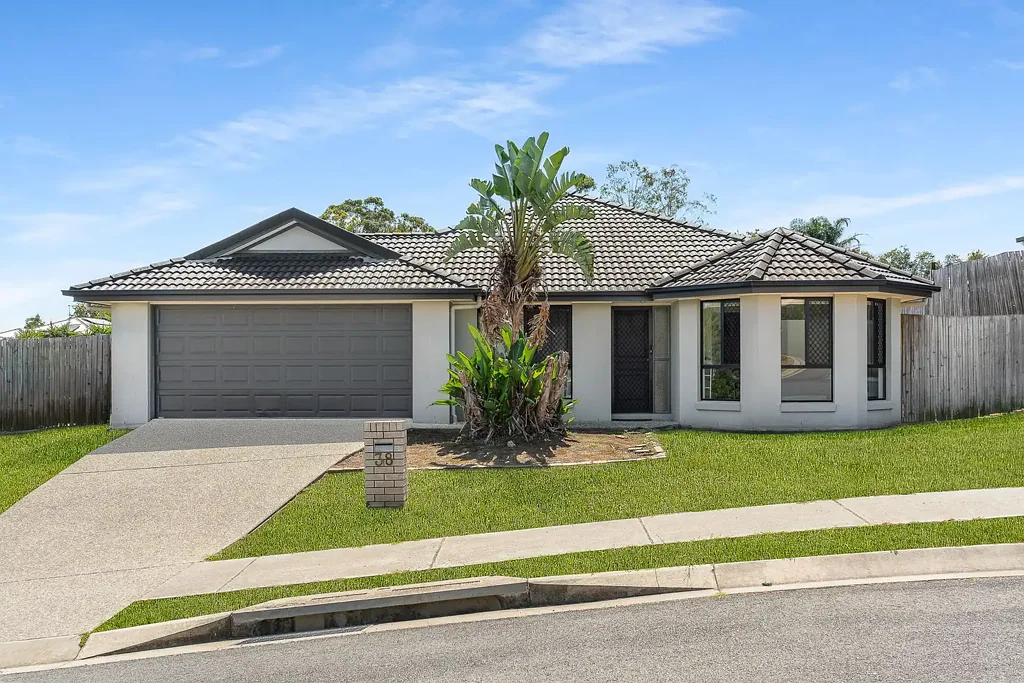 Redbank Plains 4房 Redbank Plains宁静社区 600㎡宽敞地块 四卧套房 主卧私卫 双起居区 开放式厨客餐 双车位锁闭车库 宽敞后院 低维护庭院 近学校公园 购物中心 交通便利 Perfect set & forget!