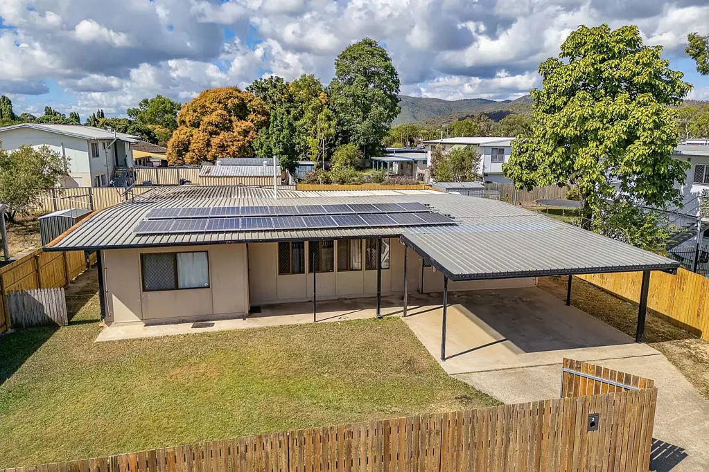 Kirwan 5房  SPACIOUS FAMILY LIVING WITH ENDLESS ENTERTAINING APPEAL