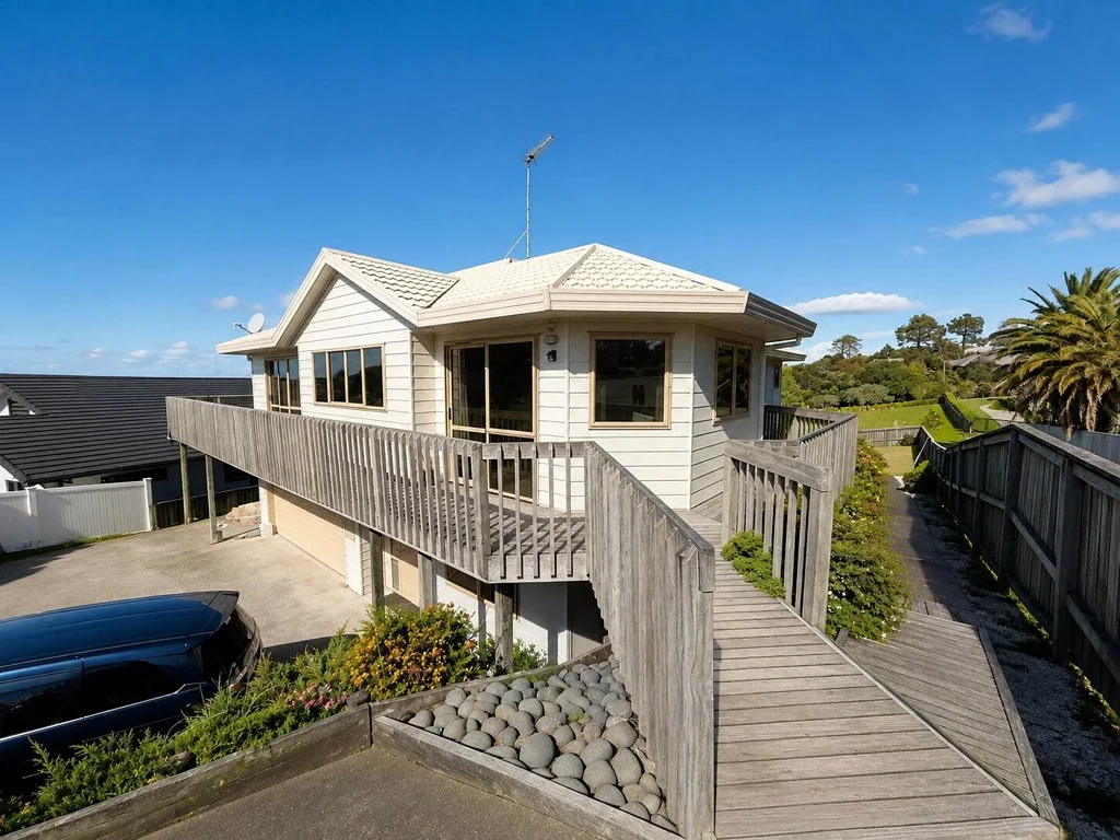 Welcome Home to Your Family Retreat in Beautif...