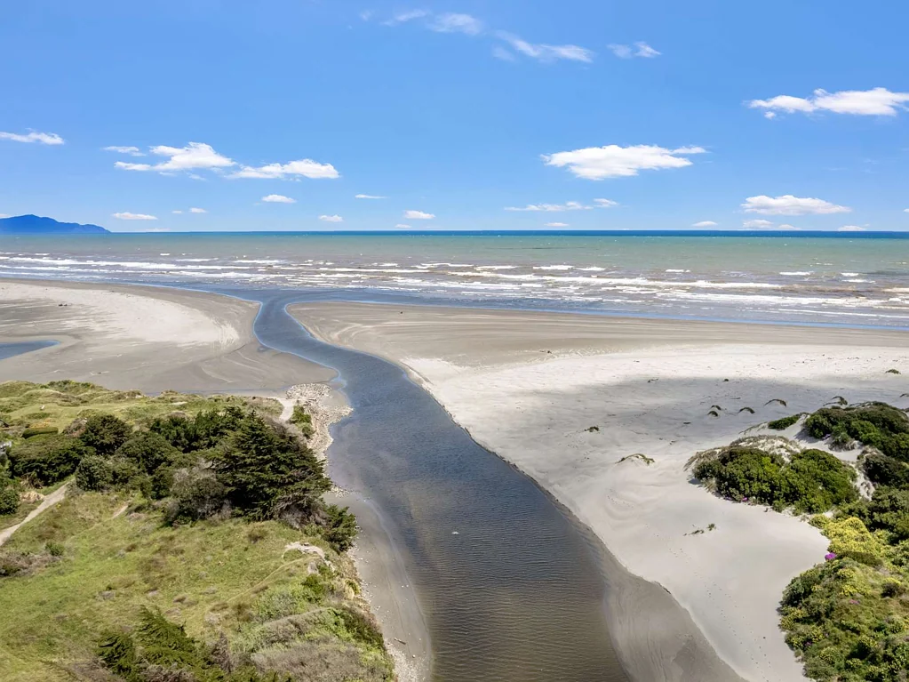 Waikawa Beach 4房  Coastal Space, Flexibility & Lifestyle