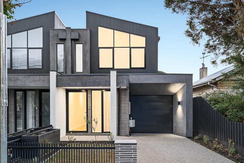 Newport 4બેડરૂમ Style, Space and Sunlight - A Modern Newport Masterpiece