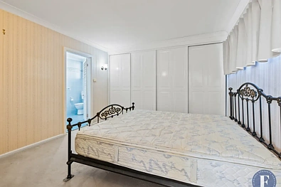 15 White Street, Young, NSW 2594, 4 Bedrooms, 2 Bathrooms, House