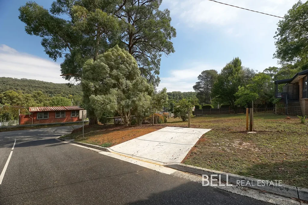 Cockatoo Building Envelope Approved - Services Available on Block.