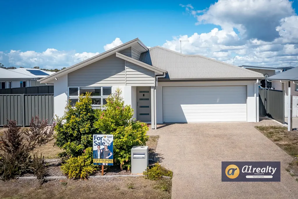 Woodgate 4 Bedroom Modern Coastal Living on a Huge 940m² Block