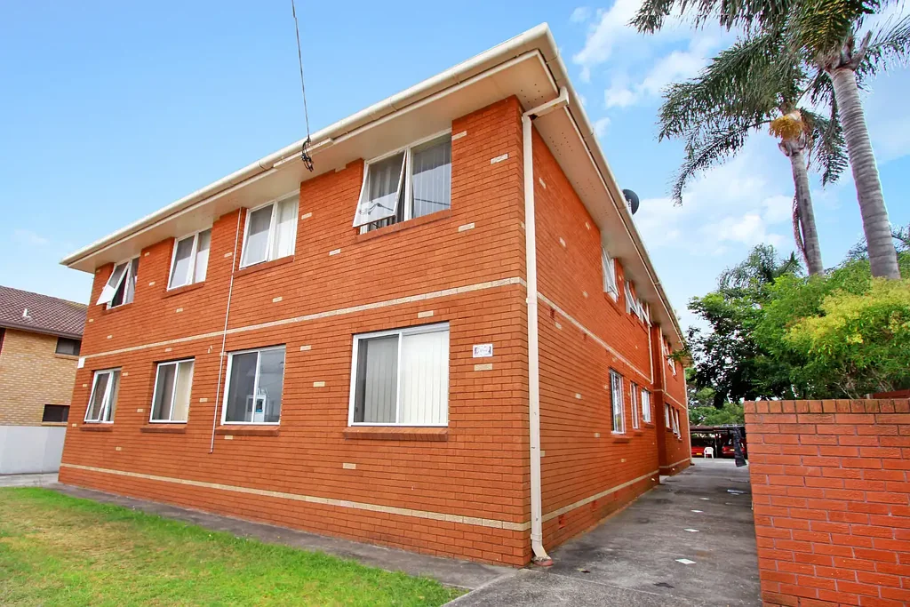LOW MAINTENANCE LIVING IN PRIME COASTAL LOCATION