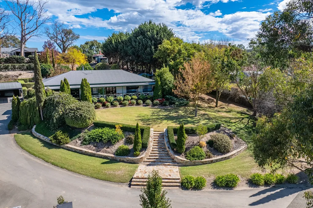 Lobethal 4房  Every lifestyle wish awaits in this hidden lane sensation.