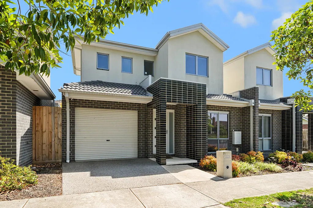 2c Taylor Avenue, Reservoir, VIC 3073
