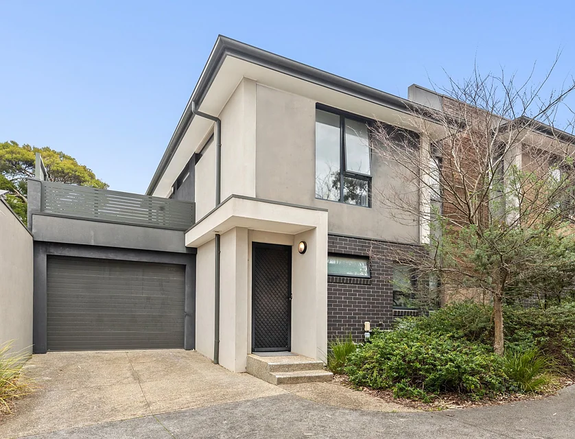 10/19-21 Doncaster East Road, Mitcham, East Melbourne, 3 कमरे, 2 बाथरूम, Townhouse