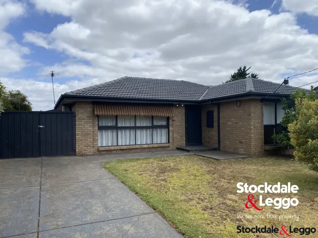 Comfort, Space & Convenience in the Heart of Deer Park
