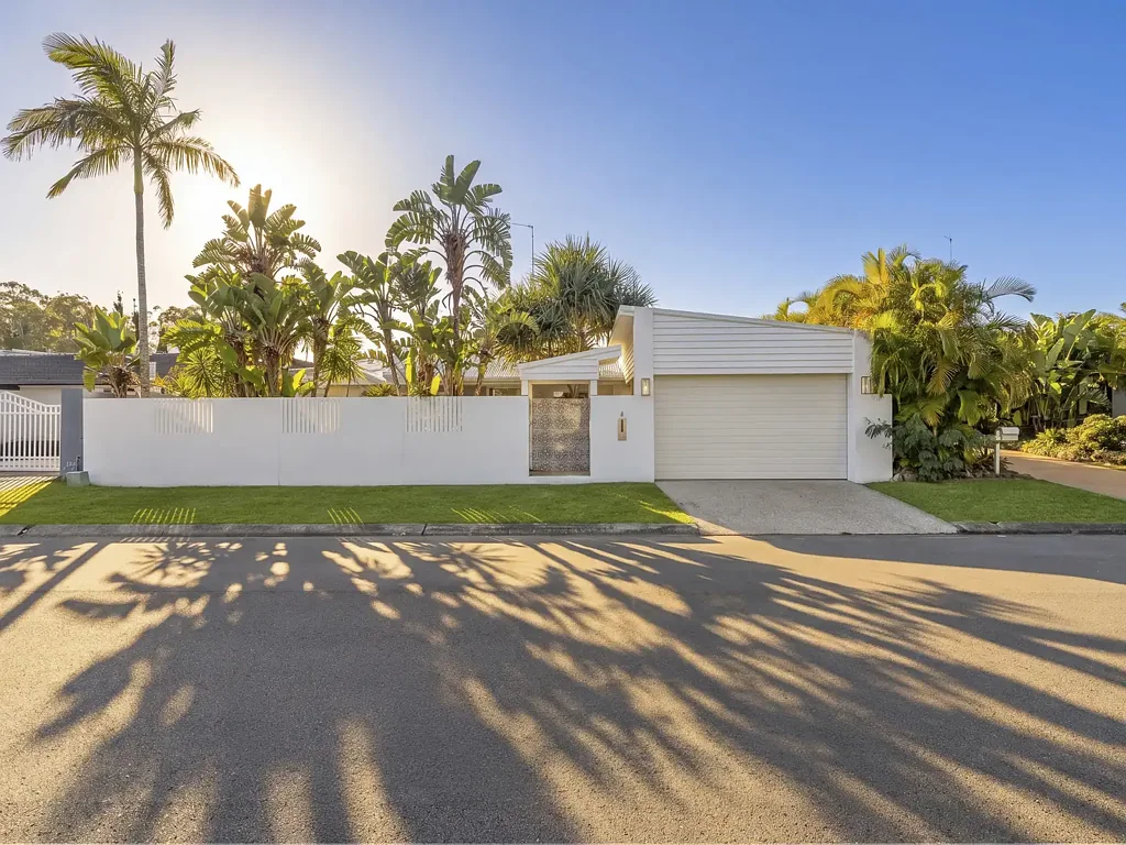 Burleigh Waters 5બેડરૂમ A true family home in Burleigh Waters