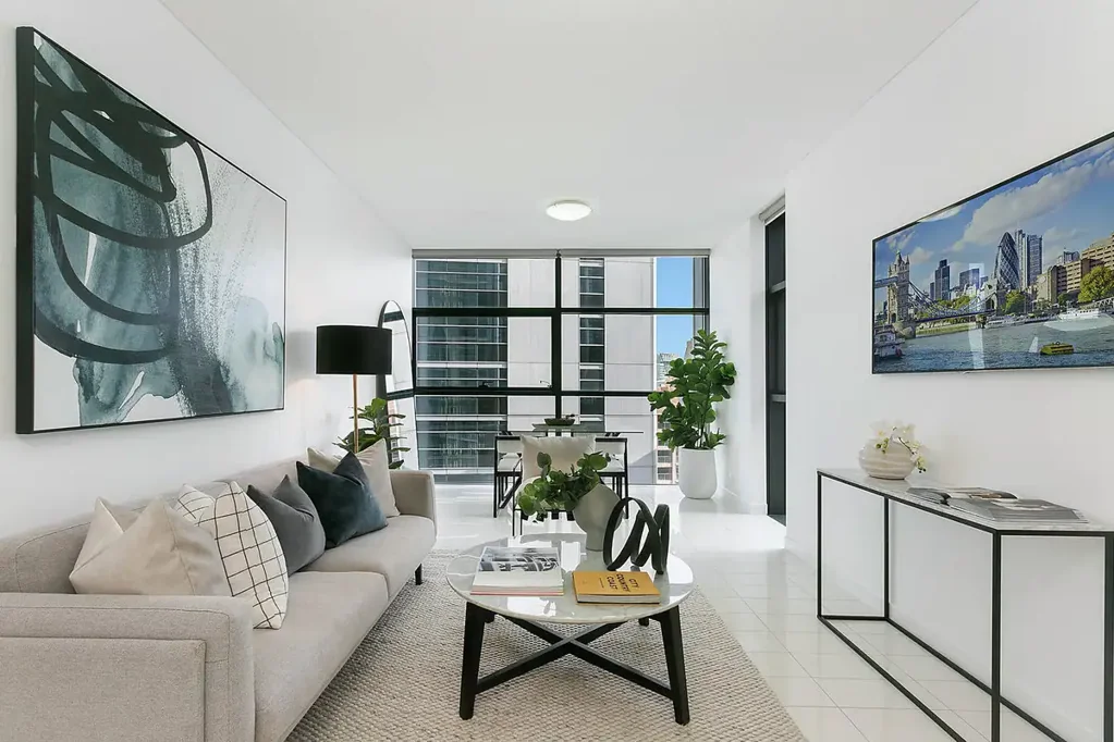 Sydney 1房 Foster & Partners设计 63平米宽敞布局 西北朝向采光充足 标志性历史遗产景观 度假村风格设施 礼宾服务 城市活力生活 Premium one bedroom apartment in the Heart of Sydney