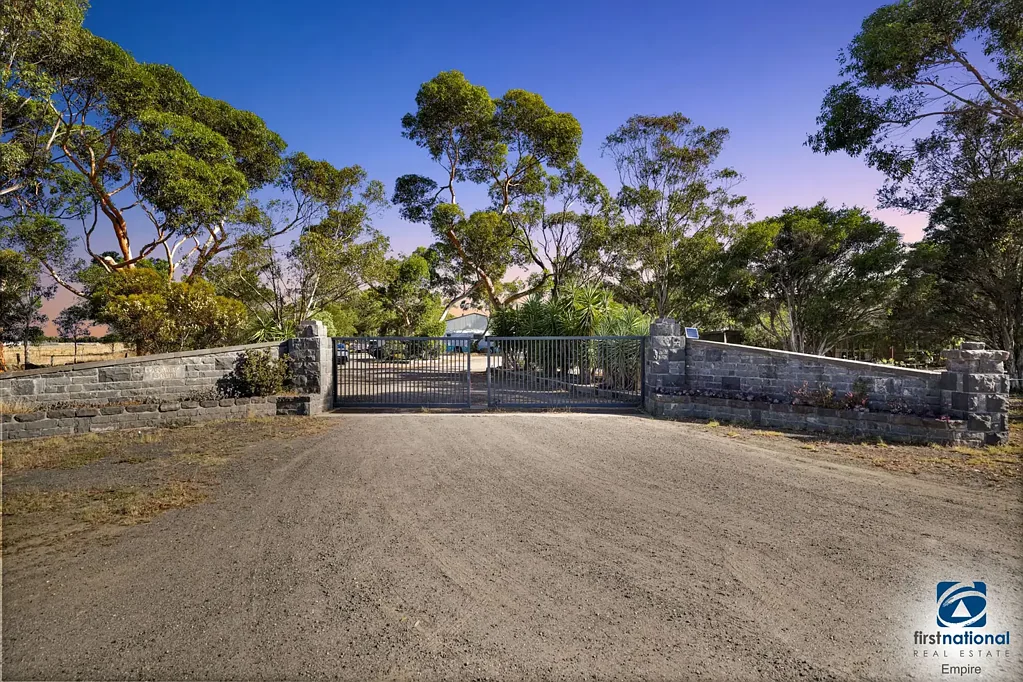 Little River 4chambre 90 Narraburra Road, Little River | 12-Acre Lifestyle Oasis