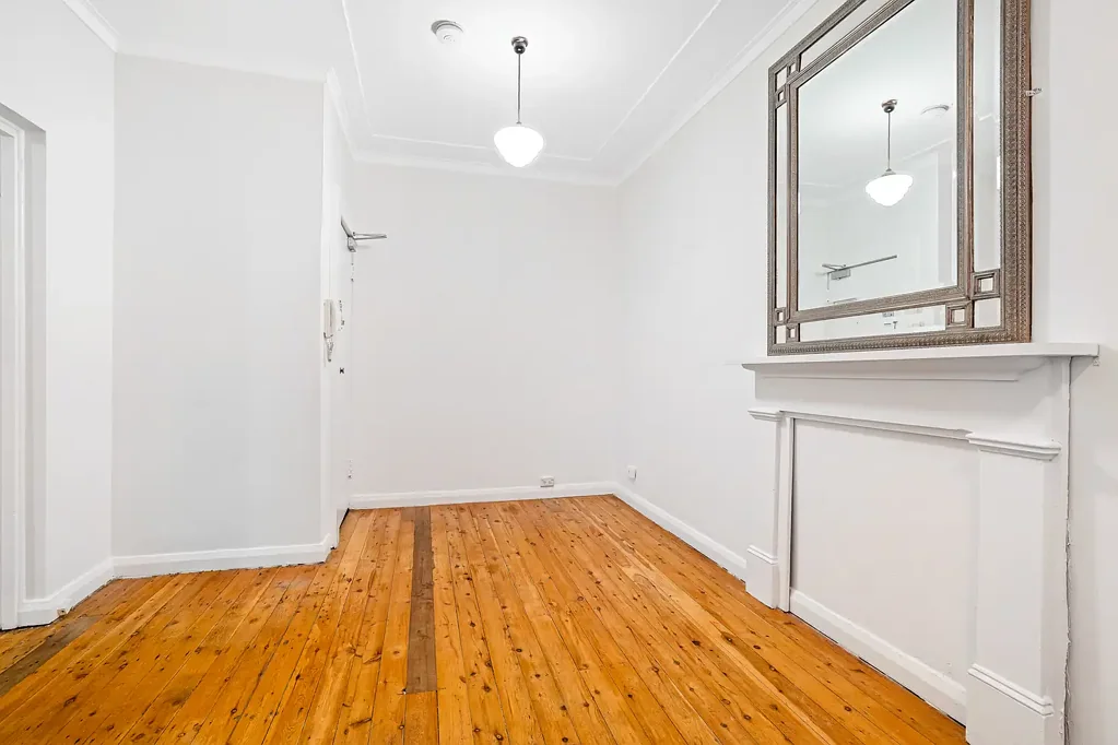 Character-Filled Art Deco Apartment in the Heart of Potts Point