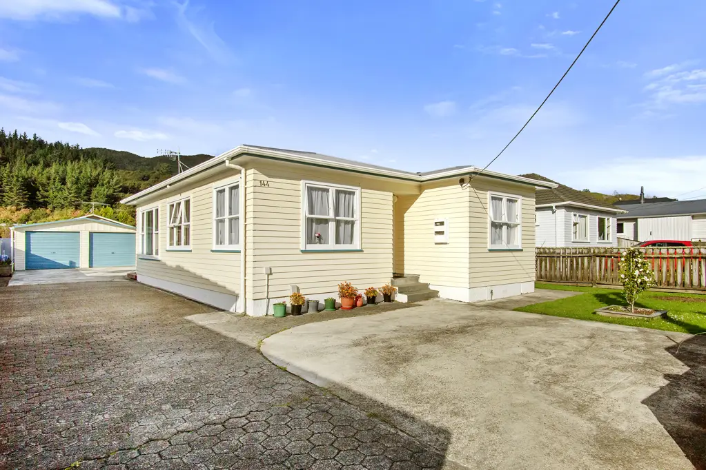 Wainuiomata 3બેડરૂમ Buy Wise - A Beautiful Home Awaits