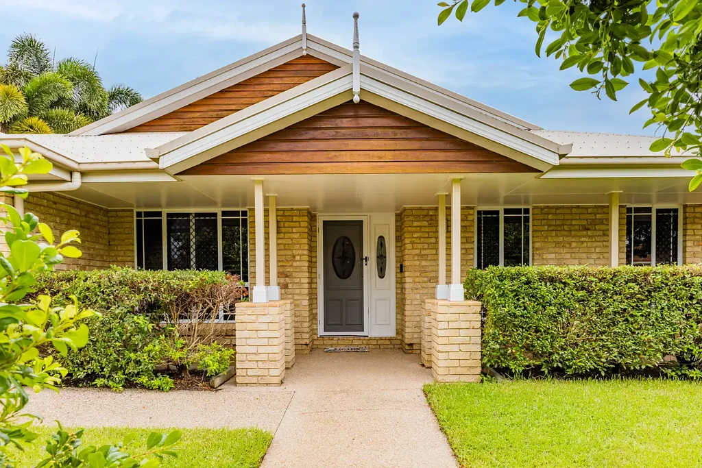 18 Royal Boulevard, Glenella, QLD 4740