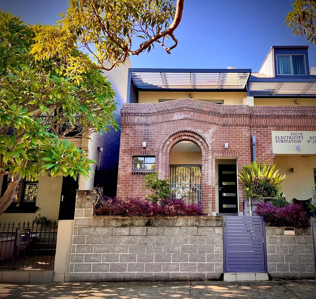 Quality 2 Bedroom Terrace-style Residence with Garage
