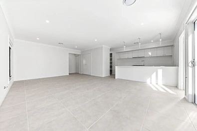 地址保密, Casula, NSW 2170, 5房, 4浴, House