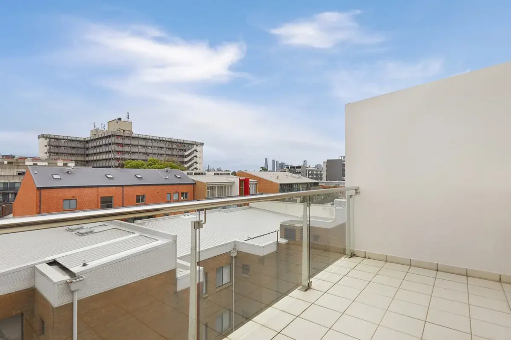 Split Level Apartment in a Convenient Location