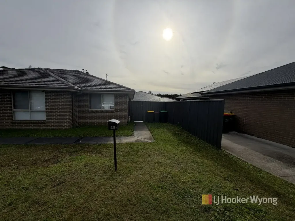 Charming Two-Bedroom Home in Hamlyn Terrace