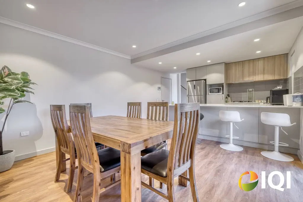 Cannington 3Moenga Contemporary Terrace Home with Two Living Areas