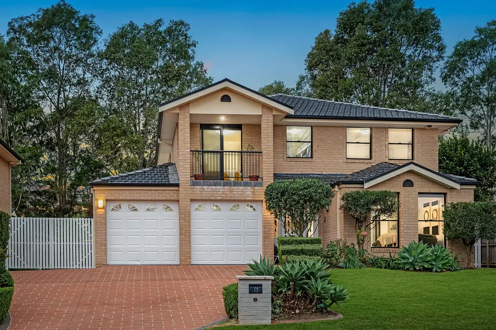 Stanhope Gardens 4房 宽敞四卧家庭住宅
步行至Kellyville Metro
多功能起居区+户外凉廊
主卧带步入式衣橱+私人阳台
精心设计厨房+燃气灶
后院适合娱乐+菜园
双车位车库+侧面通道
中央空调+NBN准备
私人俱乐部使用权
黄金地段便利生活 Space, Comfort and Convenience