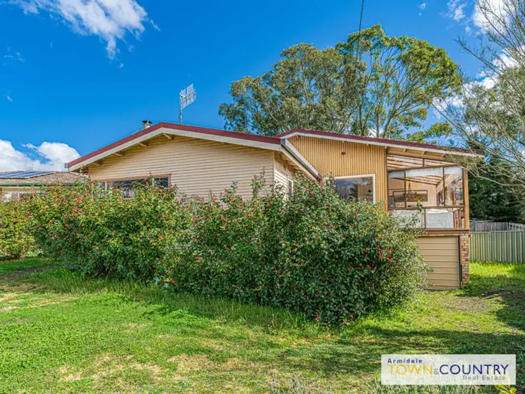 Armidale 3ਬੈੱਡਰੂਮ 19 Jubilee Road, Armidale
