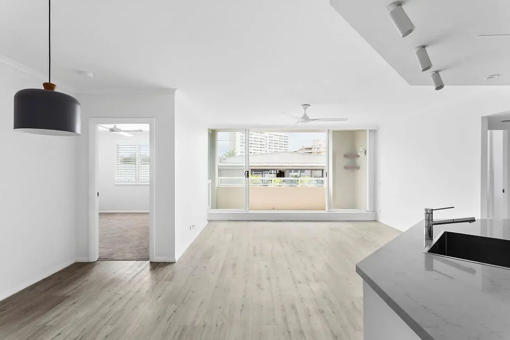 Sunny lifestyle apartment in prime Manly location