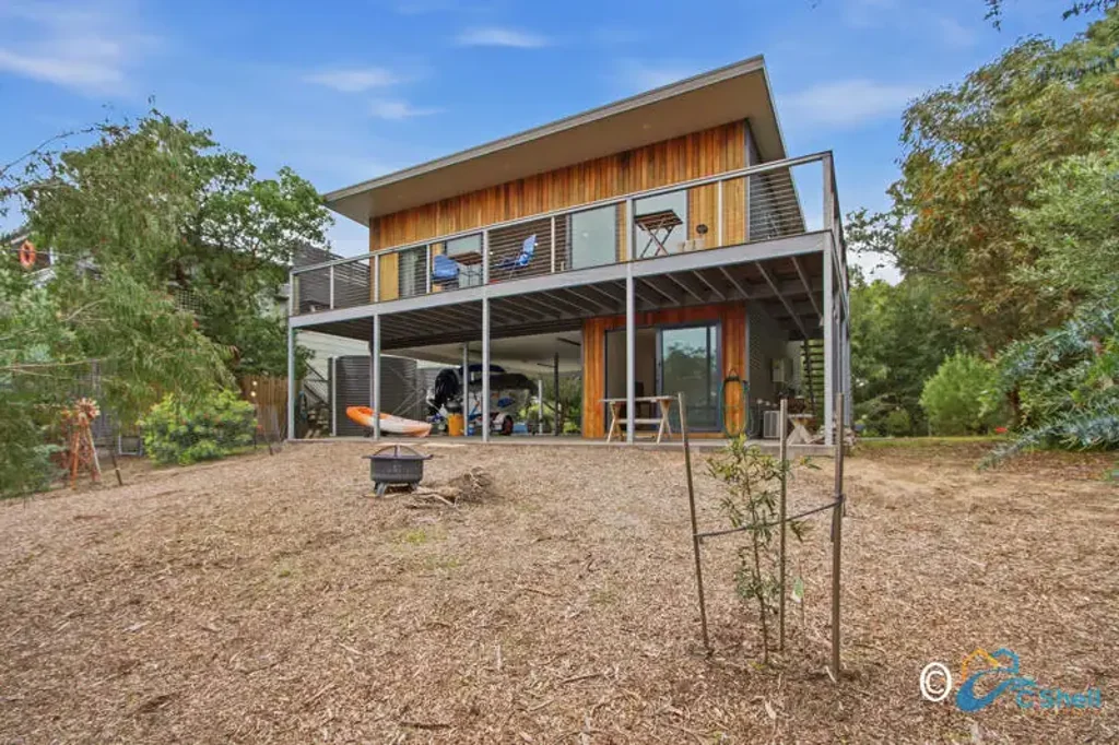 Loch Sport 3 Slaapkamer LAKE VIEWS, MODERN LIVING & AFFORDABLE!