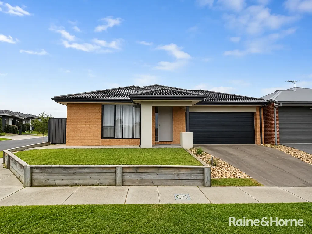 Modern Family Home in Edgebrook Estate!