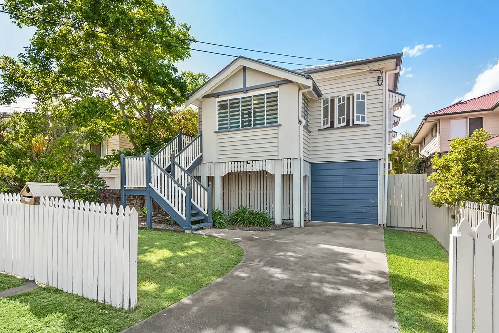 Beautifully maintained family home!