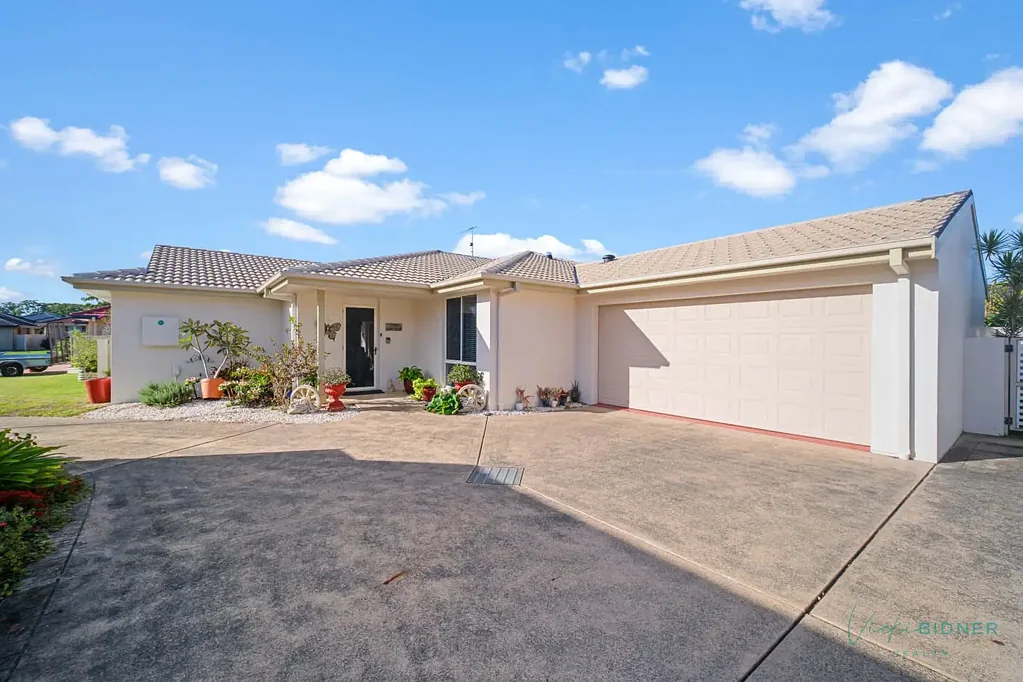 Tuncurry 3房  VILLA OR HOUSE …. THAT IS THE QUESTION!