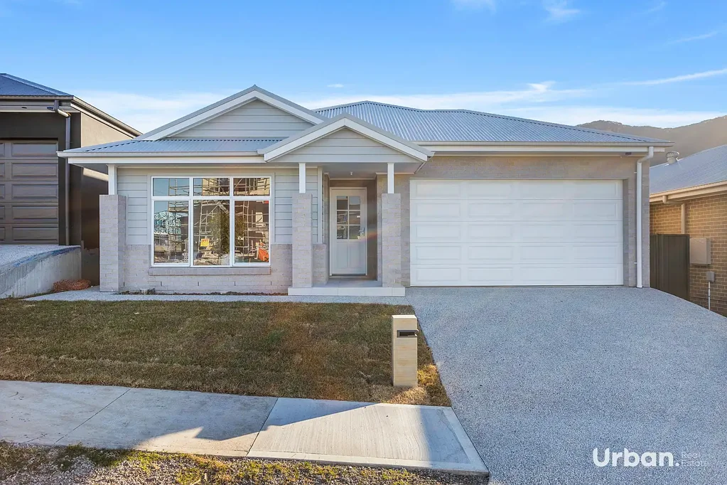 Huntley 4 Bedroom Chic and Spacious Single-Story Home