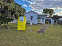 24 Ashmole Road, Redcliffe