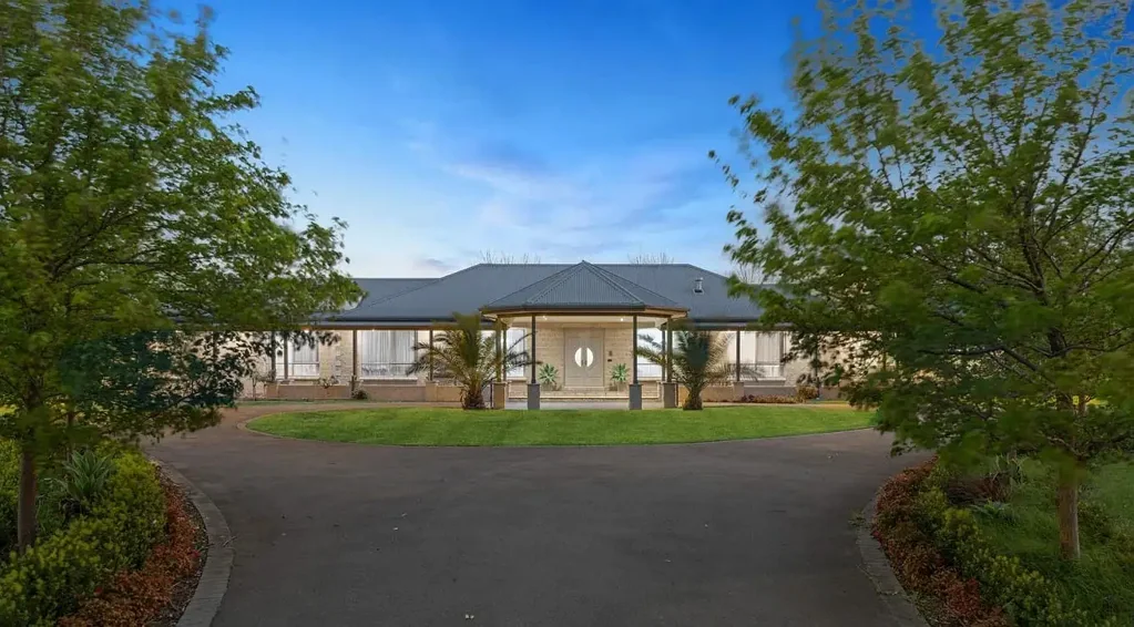 338 Hall Road, Skye, VIC 3977