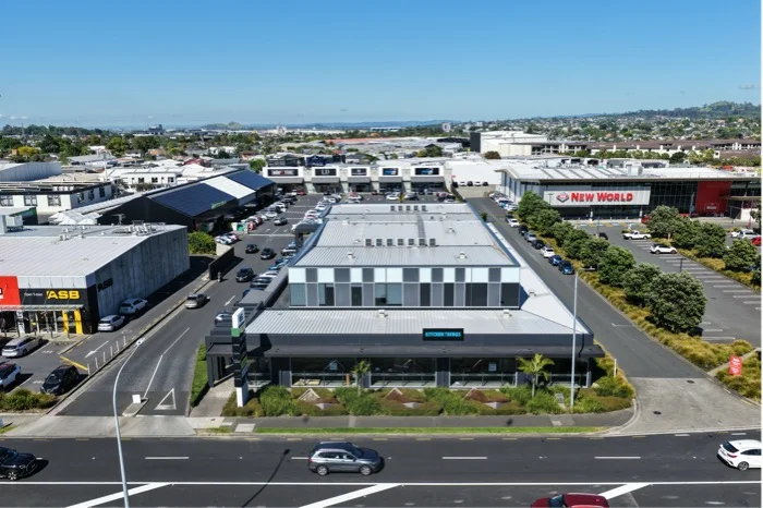 Mount Wellington  High-profile Lunn Avenue retail opportunity (T1)